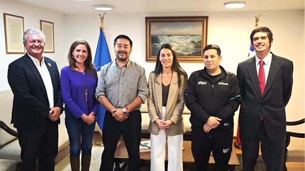 Alcaldes sostienen reunión con el Ministerio de Educación