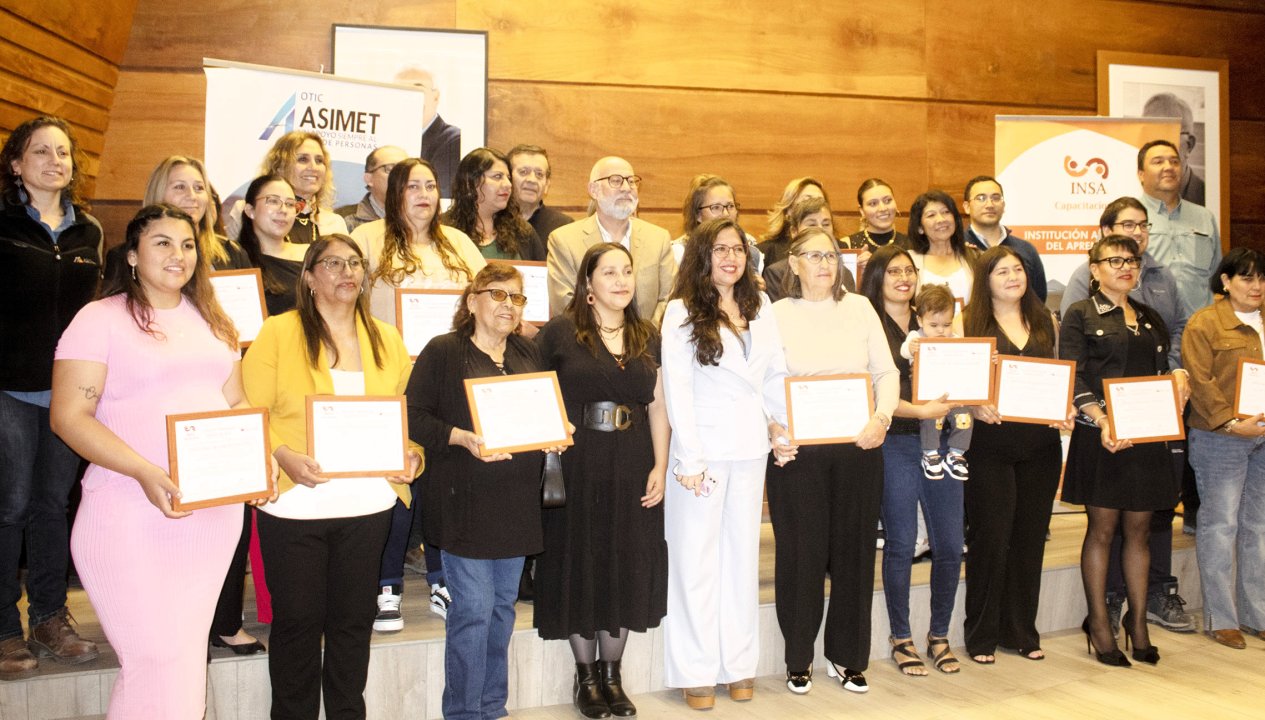 /vecinas-de-nantoco-reciben-certificacion-en-corte-y-confeccion-con-apoyo-de