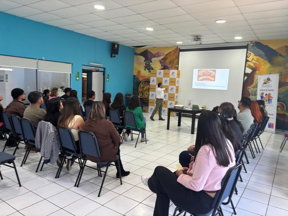 /equipos-de-programas-fae-fortalecen-sus-habilidades-comunicacionales-en