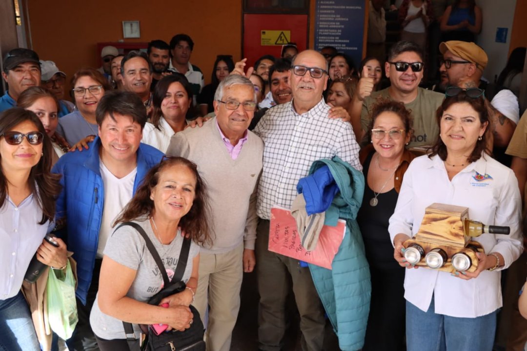 /municipio-de-copiapo-homenajea-a-funcionarios-que-culminan-su-labor-tras