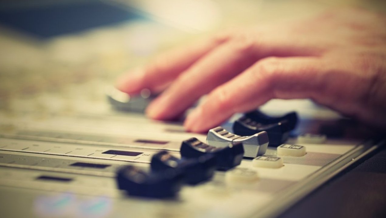 /local/radio-definicion-cumple-17-anos-de-transmisiones-ininterrumpidas