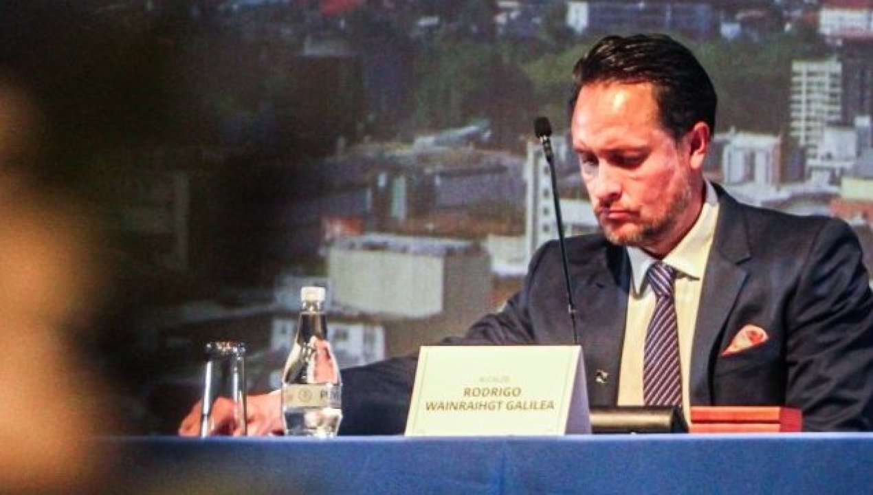 /municipalidad-de-puerto-montt-destituye-a-54-funcionarios-de-salud-por