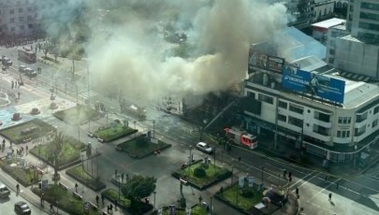 /violento-incendio-afecta-el-restaurante-tablon-del-ancla-en-pleno-centro-de