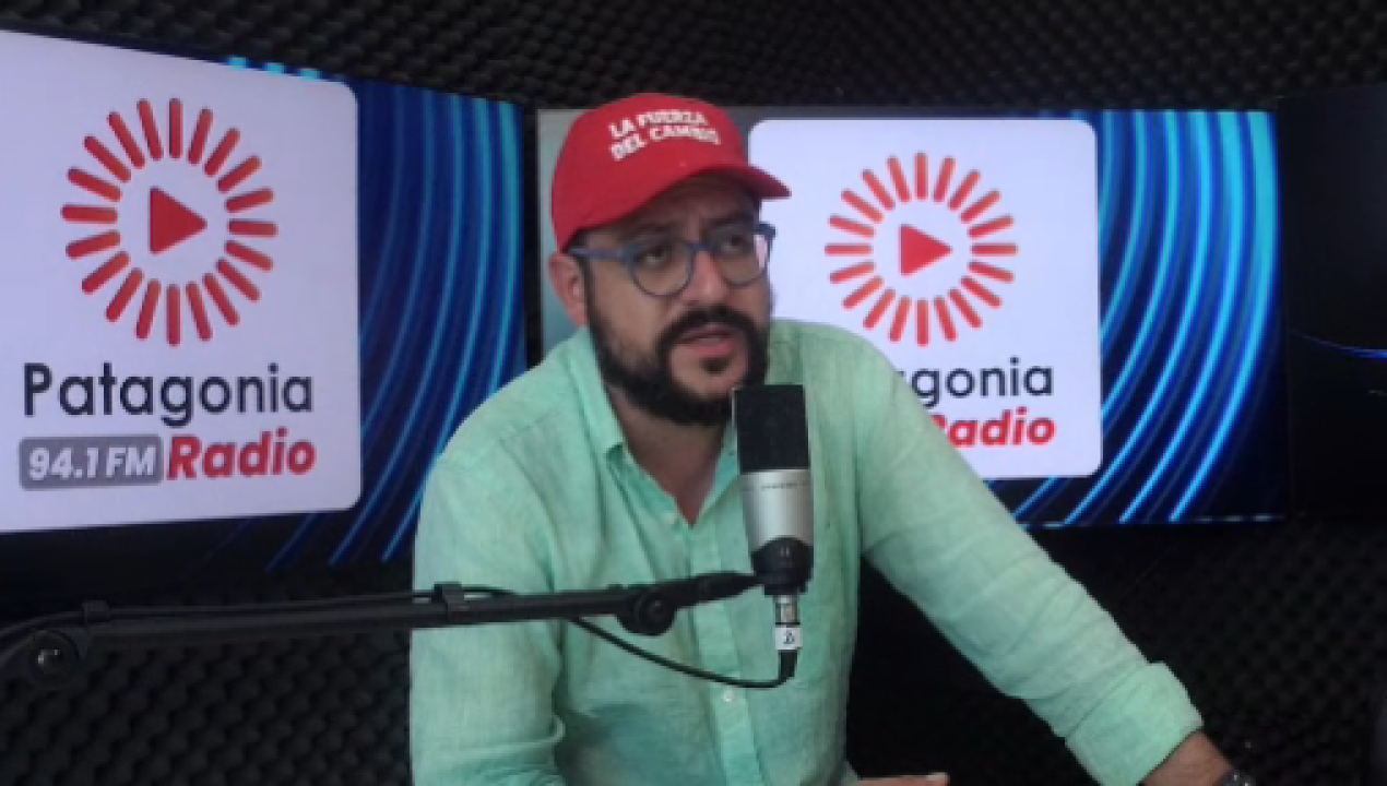 /local/francisco-orrego-en-puerto-montt-chile-esta-en-una-encrucijada-muy