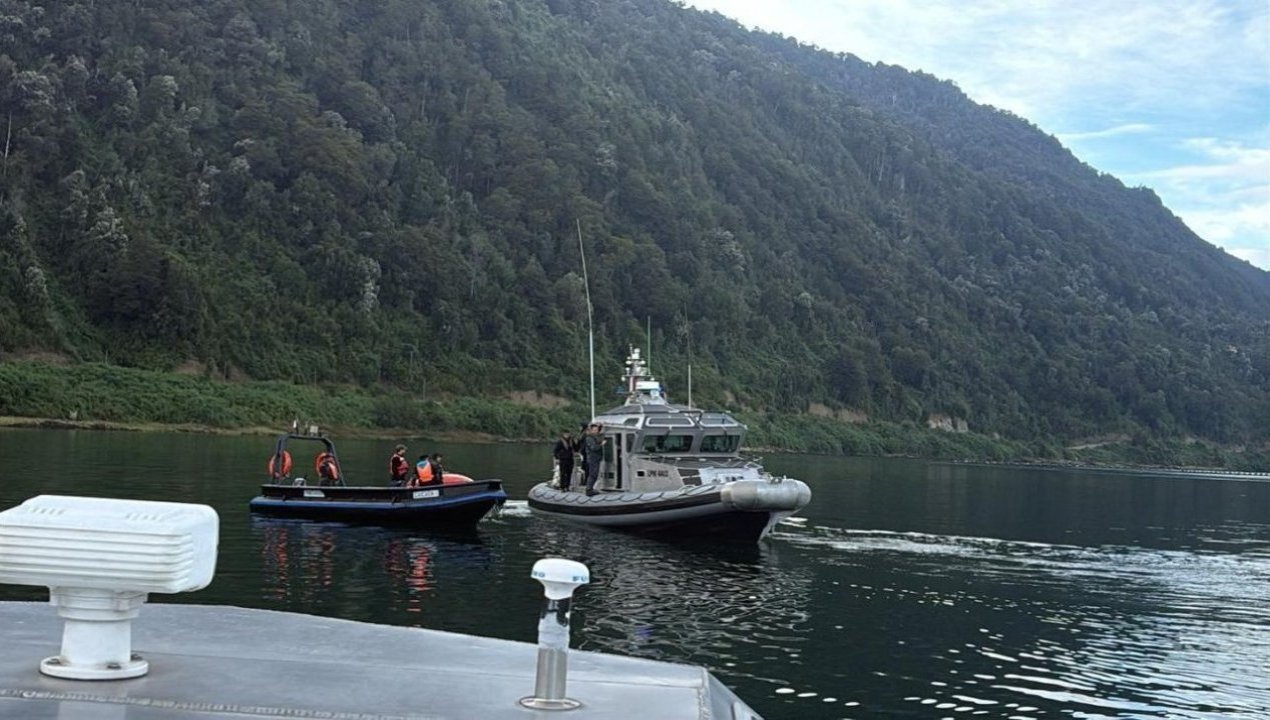 /local/tras-cuatro-meses-bajo-el-agua-inicia-el-reflote-del-konimo-i-y-las