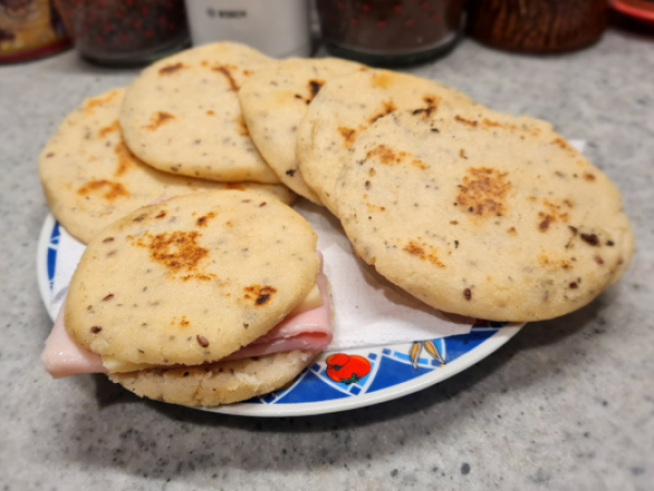 Día Mundial de la Arepa: motoristas entregaron 20 mil raciones solidarias