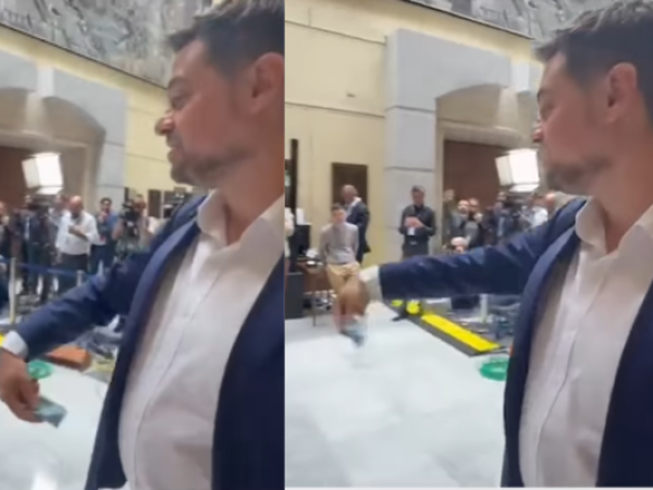 Manouchehri lanza billete de $10 mil a Araya en medio de tenso punto de prensa