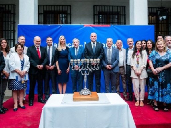 Comunidad judía de Chile celebró la festividad de Janucá en el Palacio de La Moneda sin Boric