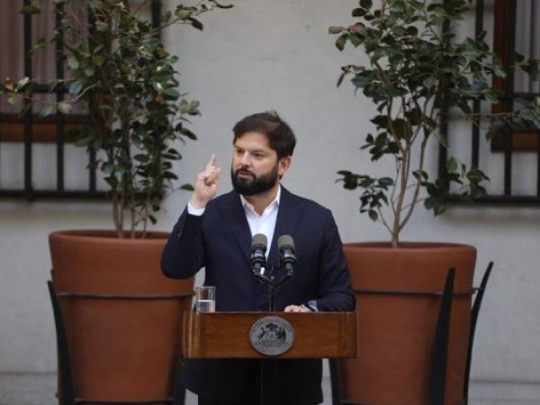 Boric condena ofensivas en Medio Oriente y afirma que Chile no debe “elegir entre barbaries”