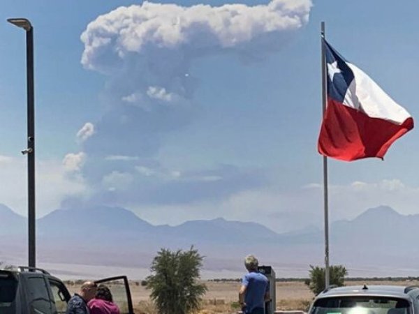Sernageomin elevó alerta en el volcán Láscar a amarilla