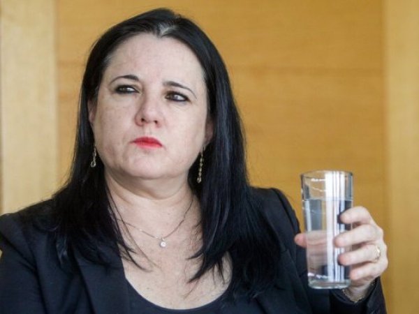 Diversas reacciones políticas ha dejado la salida de la jefa de inteligencia de la PDI, Consuelo Peña