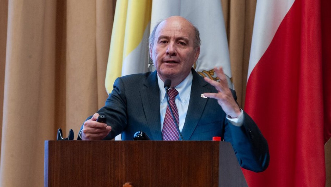 /actualidad/politica/comision-de-hacienda-continua-votacion-de-megarreforma-en-medio-de-fuerte