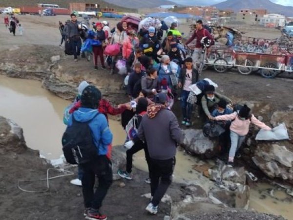 Comisión citará a exdirector de Migraciones por entrega errónea de residencias definitivas