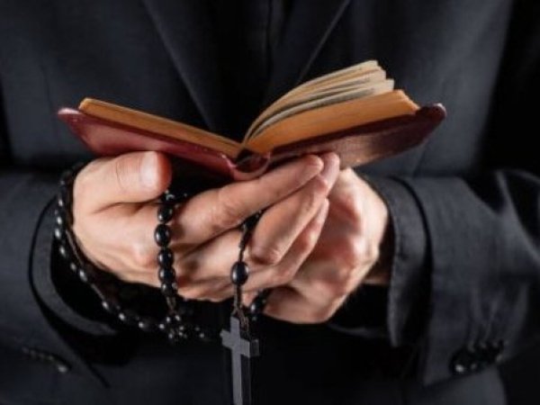 Justicia ordenó indemnizar a víctimas de sacerdotes pedófilos amparados por Congregación Salesiana