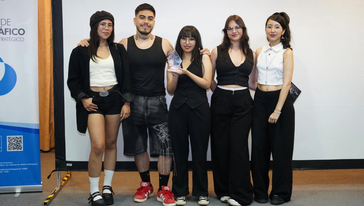 /carrera-de-diseno-grafico-de-la-ua-realizo-ceremonia-de-cierre-del-festival